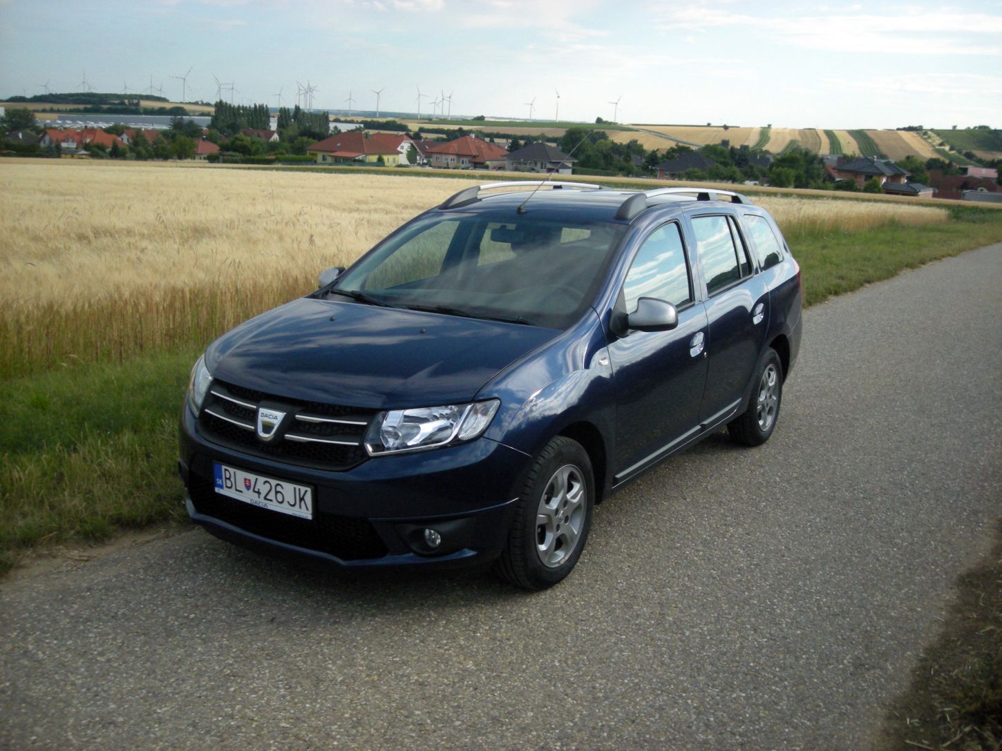 dacia-logan-mcv5871g.jpg