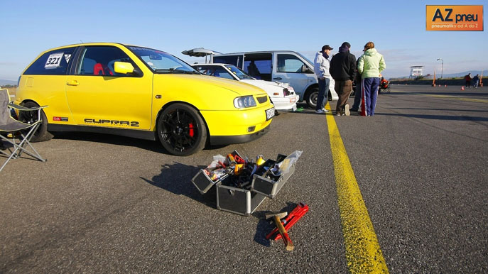 ix-az-pneu-autoslalom-svihajsuhaj-sk-016.jpg
