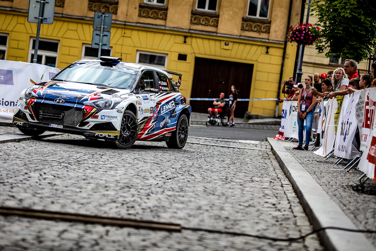 Hyundai Lenner Sport 03-40.jpg