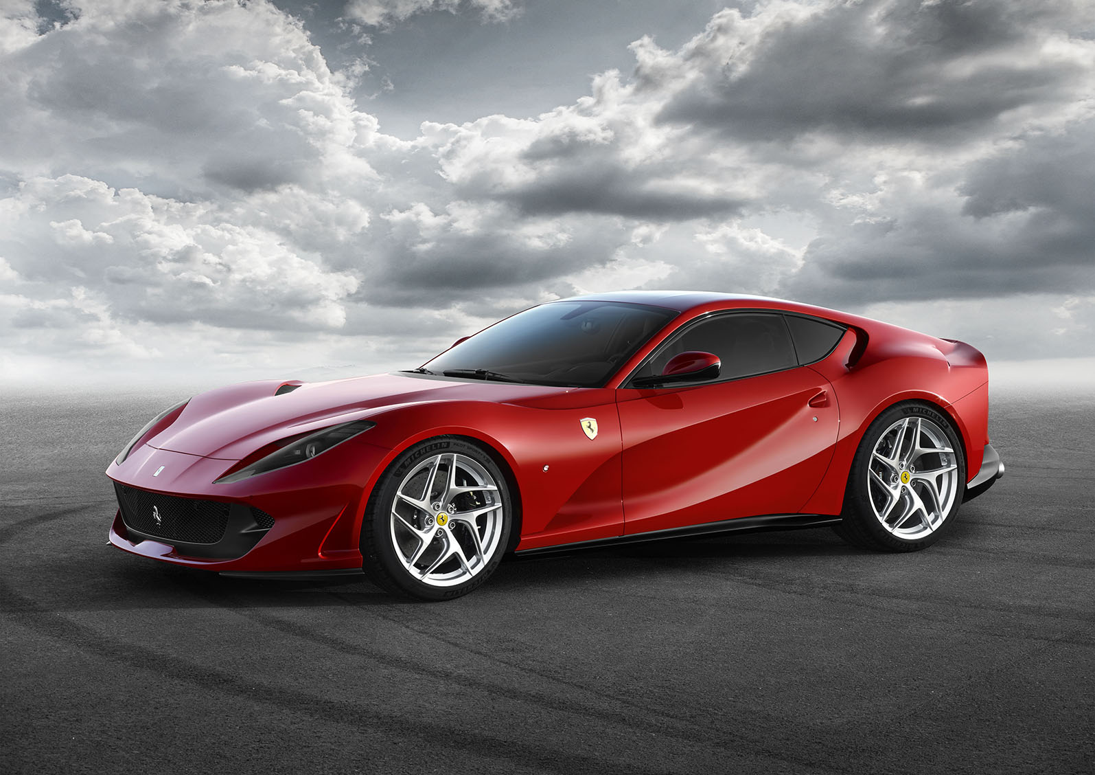 Ferrari 812-superfast-1.jpg