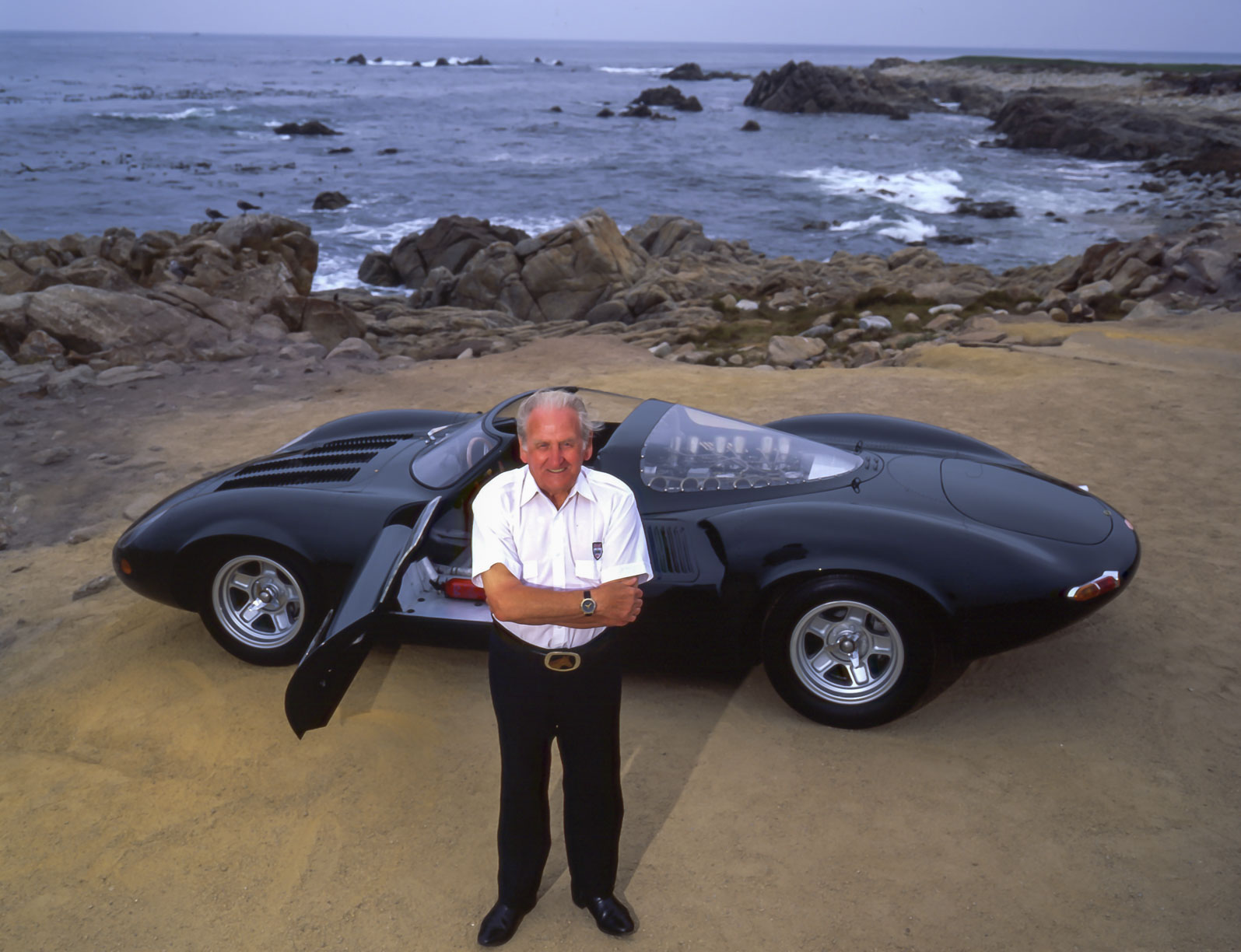 norman-dewis-with-xj13.jpg