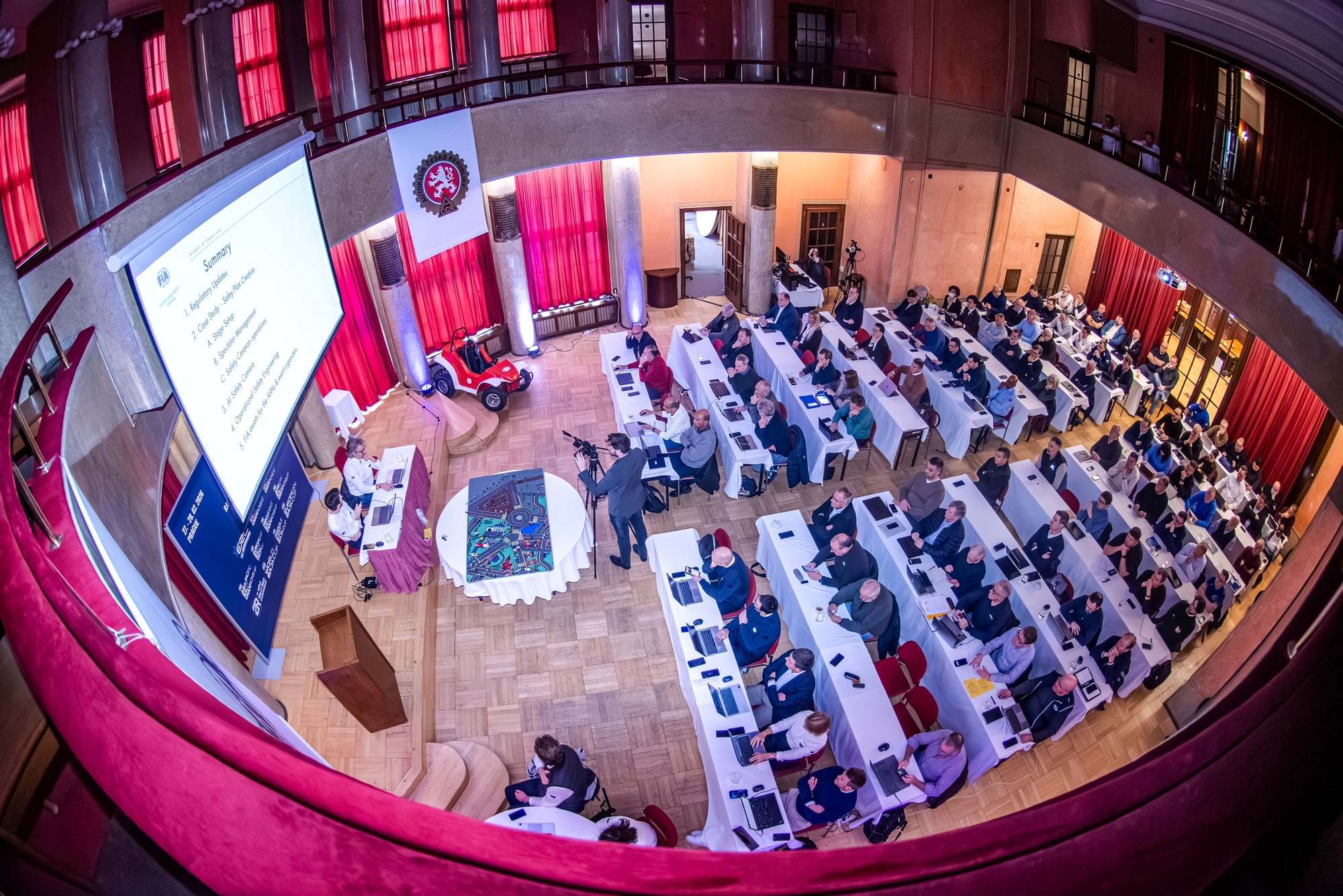 Autoklub CZ; seminar-fia-smetanuv-sal.jpg