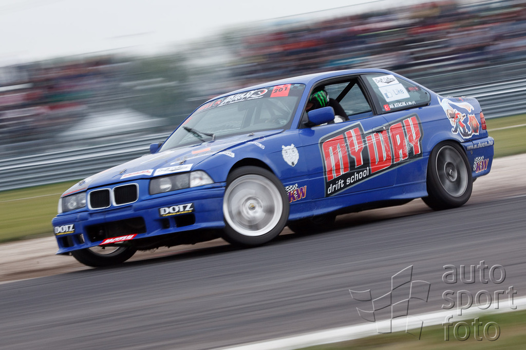 Mari&aacute;n Bazala;drift-746.jpg