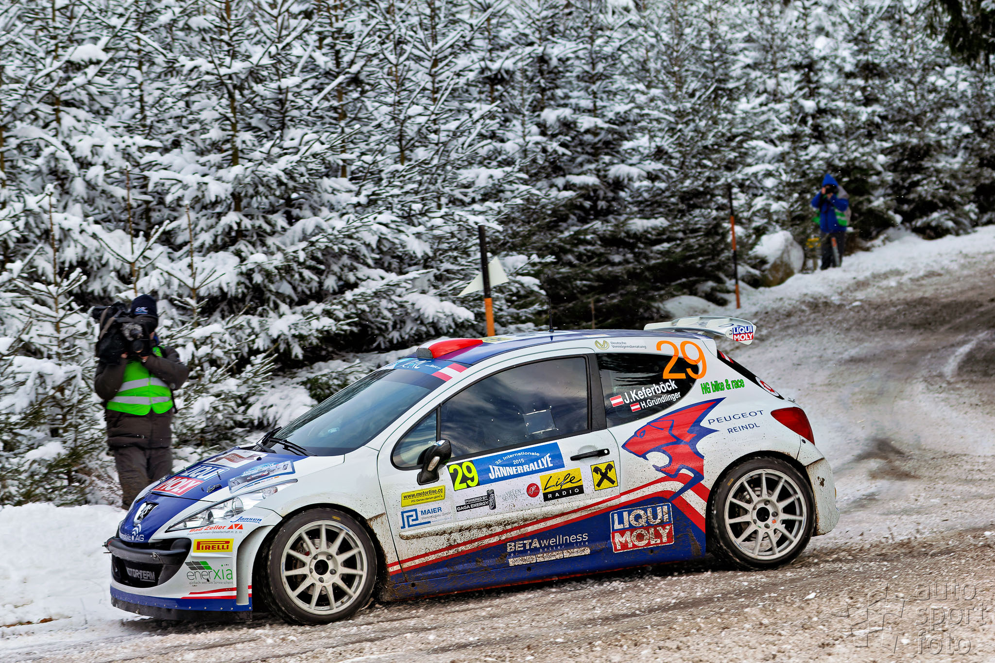 T. Szabosi;h7p3336-10.jpg