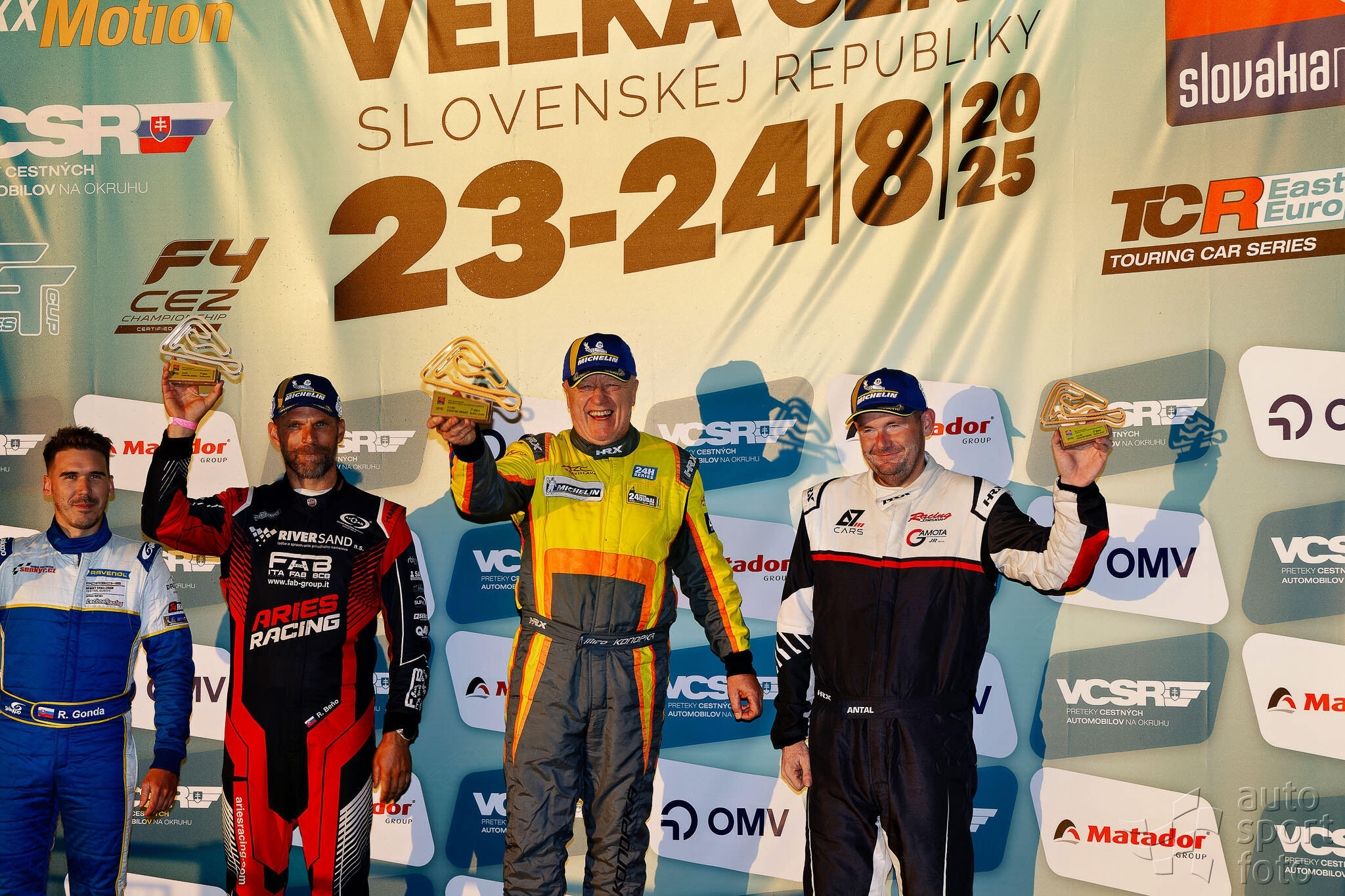 T. Szabosi;jm1a9245-1.jpg