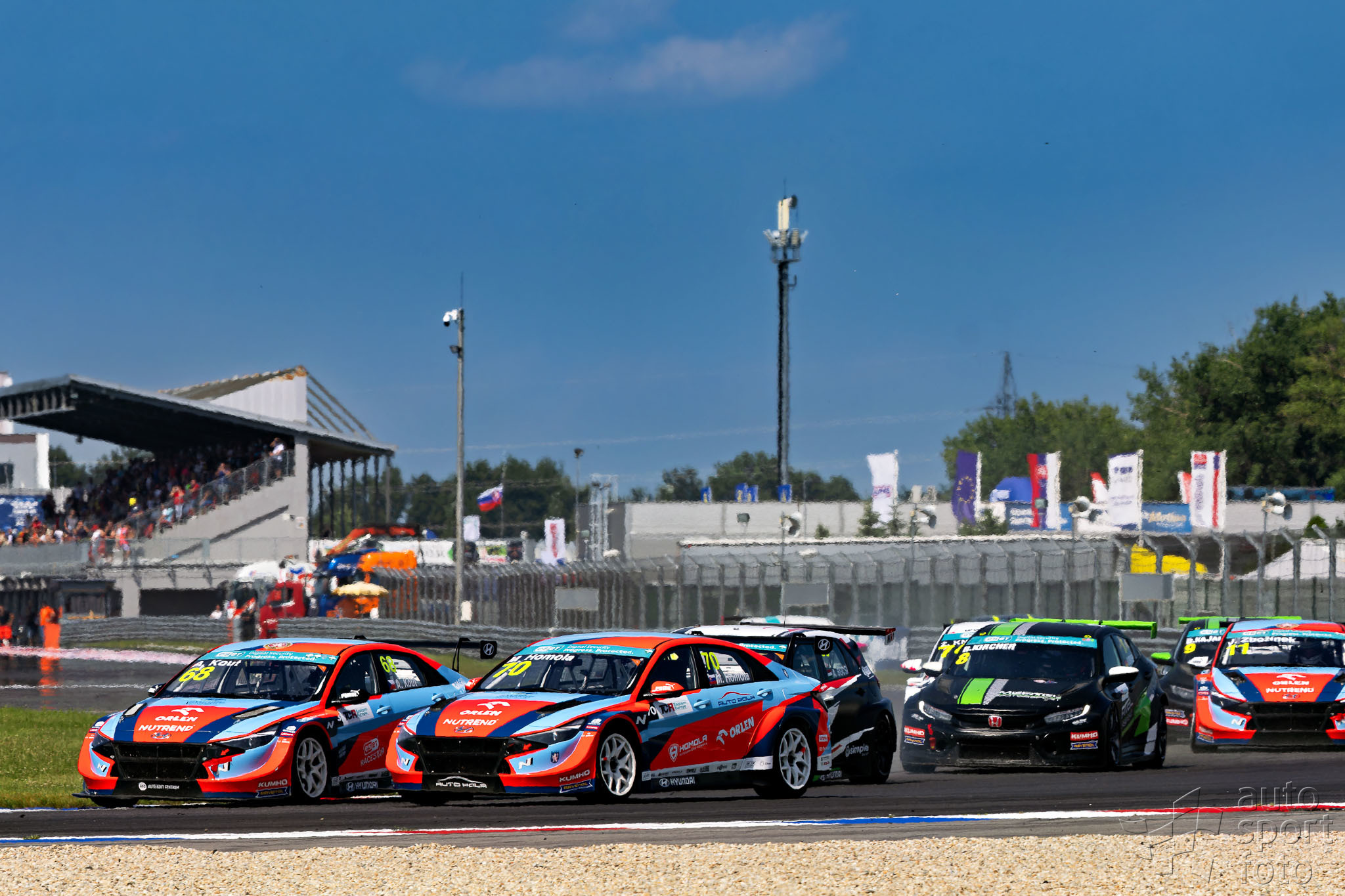 T. Szabosi;asf75270-3.jpg